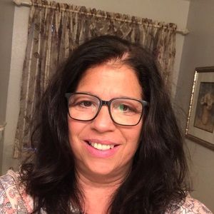 Meet your Posher, Laurie